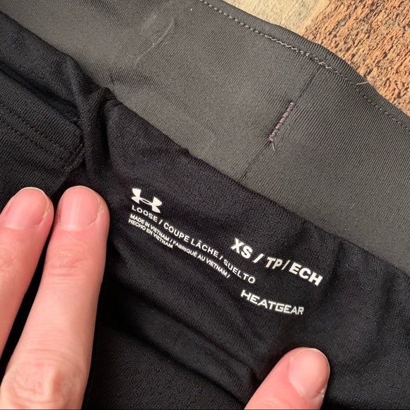 Under armour UA fly by 2.0 printed running shorts gray and blush pink sp… - Picture 3 of 8